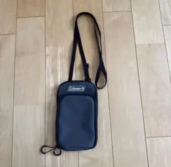 Coleman スマホショルダーバッグ ブラック