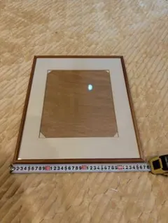 【美品】木製 額縁 フレーム ブラウン（約45cm × 35cm）※ガラス板付