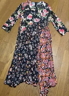 ZARA 花柄ロングアシンメトリーワンピースのサムネイル