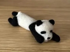 行き倒れパンダの羊毛フェルト人形 約9cm