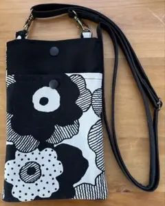 ハンドメイド　スマホショルダーバッグ　北欧柄