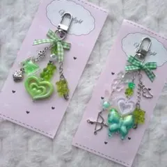 【2点セット】ビーズキーホルダー　コレクトブック　ストラップ　緑　黄緑　グリーン