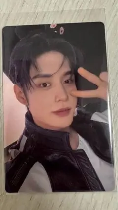 zb1 ジウン　7000円トレカ