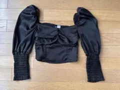 新品タグ付きH&M パフスリーブサテンブラウス