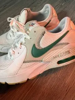 土日限定お値下げ中ー！Nike Air Max ホワイト/グリーン スニーカー