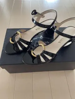 PRADA ブラックストラップサンダル
