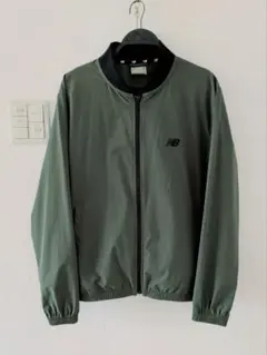 New Balance　オリーブグリーン　ナイロンジャケット