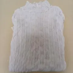 ホワイトリブ編みフリルネック長袖トップス　GRL