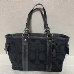 COACH ブラック トートバッグ　シグネイチャー