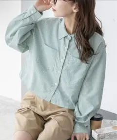 BONLECILL ボリュームスリーブクロップドシャツ　グリーン