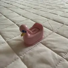 アヒルのおまる　ガチャガチャ　ピンクのサムネイル