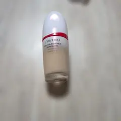 リバイタライジング エッセンス スキン グロウ ファンデーション 30ml