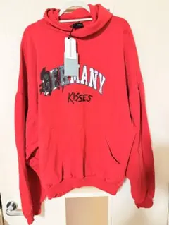 新品タグ付BALENCIAGA GERMANY KISSES フーディーのサムネイル