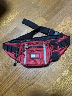Tommy Hilfiger ウエストポーチ　ボディバッグ レッド×ブラックのサムネイル