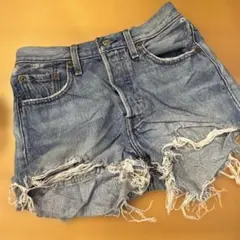 一点もの　Levi's 501 デニムショートパンツ　ダメージ加工