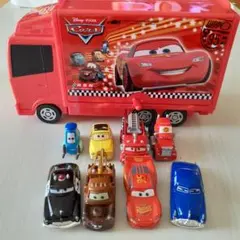 ディズニー・ピクサー『カーズ』収納トラック+トミカ ミニカー8台セット