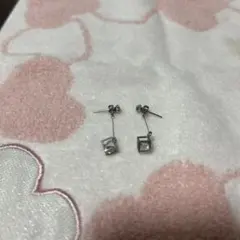 スクエア型クリスタルスタッドピアス