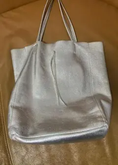 未使用】 carcru シルバー 革トートバッグ - メルカリ