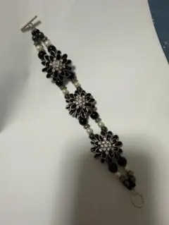 【ゴージャス】ブラックフラワー＆パールビーズブレスレットトグル式