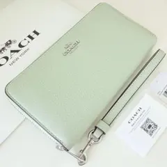 COACH コーチ　ストラップ付き　長財布　ライトピスタチオ　グリーン