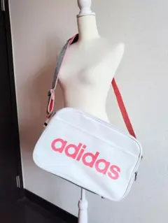 adidas　エナメル　バッグ　部活　修学旅行　白　ホワイト