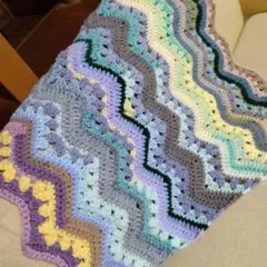 ハンドメイド 波形模様ブランケットマルチカバー　膝掛け　手編み