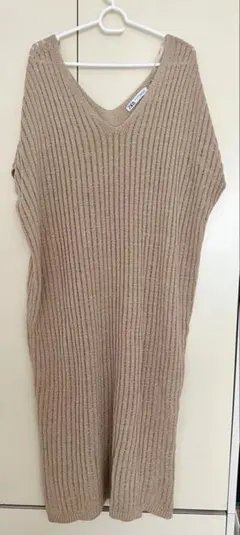 ZARA ベージュ Vネック ニットワンピース