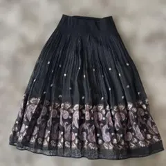 刺繍入りロングスカート 38サイズ 黒のサムネイル