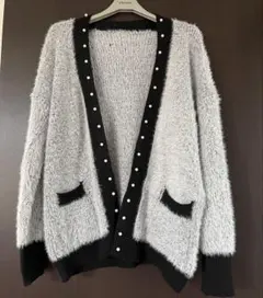 ライトグレーパールデザインカーディガン
