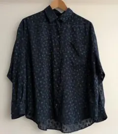 【美品】バナーバレット　シアー フラワー　総柄ブラウス 長袖 ネイビー×グリーンのサムネイル