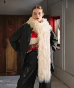 THE TOÉ マフラー Pigalle shaggy muffler red - メルカリ