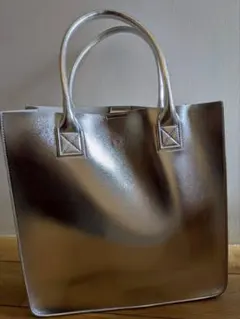 未使用 ZUCCa フェイクレザー　シルバー　ロゴバッグ