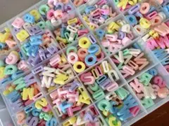 選べるアルファベットビーズ　デコパーツ　10個