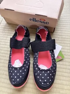 ellesse ドット柄 スリッポン スニーカー 24.5cmのサムネイル