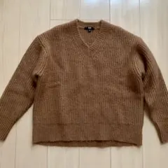フラッフィＶネックセーター　M ベージュ