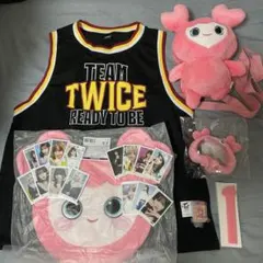 2025年最新】twice ユニフォームの人気アイテム - メルカリ