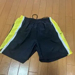 Nike サイドストライプ ショートパンツ Lサイズ