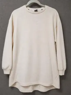 PUMA クリーム色 長袖Tシャツトレーナー バックジッパー付きのサムネイル