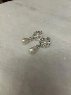 エレガントなパール付きイヤリング