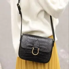【美品】MARCO BIANCHINI　クロコ柄ショルダーバッグ　レディース　黒