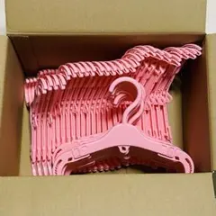 ベビーハンガー　40本セット　キッズ　調節可能　ピンク（赤、青、黄、緑対応可能）