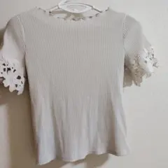 ホワイトリブ編みTシャツ 花柄レース袖