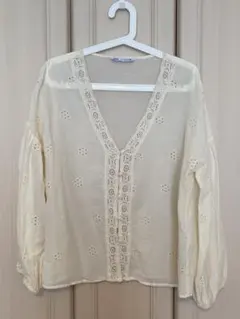 ZARA ベージュ ブラウス Vネック