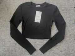 ZARA ショート丈　トップス　Sサイズのサムネイル