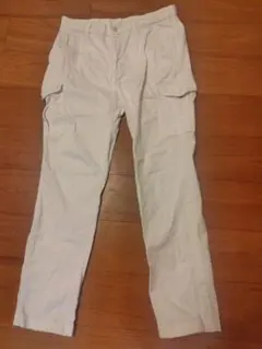 ユニクロ　パンツ　ウエスト表記85センチ