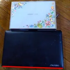 COFFRET D'OR SHISEIDO ファンデーションケース 2種のサムネイル