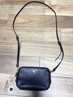【最終値下げ】PRADA ショルダーバッグ 黒