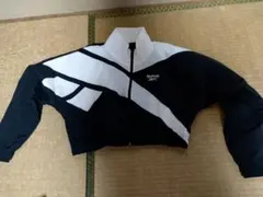 新品未使用　reebok　クラシック　クロップトジャケット　ジャージ