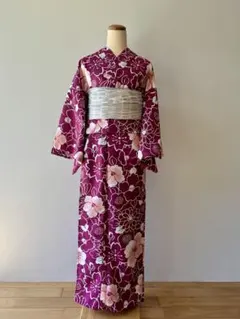 新品のピンクに花柄浴衣、ベージュ兵児帯のセット