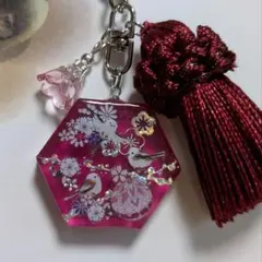 No.1626 レジン　キーホルダー　シマエナガ　和柄　鞠　フラワー